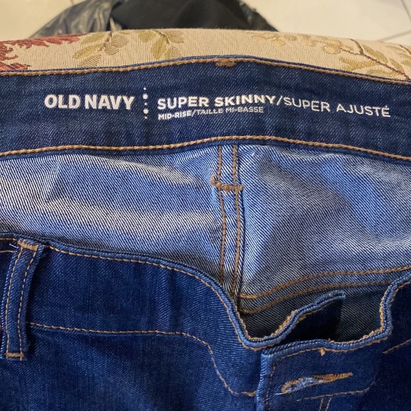 3 pair of Old Navy jeans - size 18 regular - Picture 7 of 10